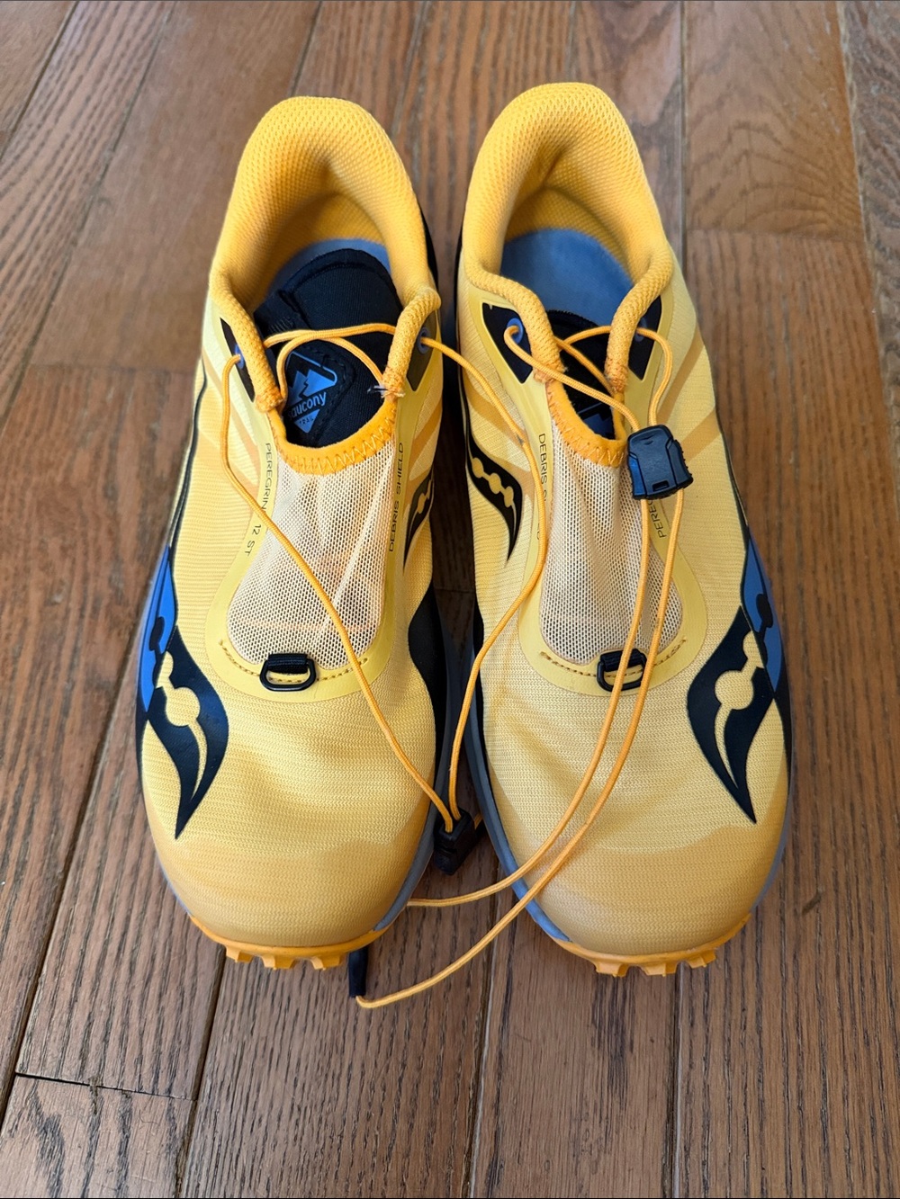 Saucony Woman’s Yellow and Black Trail Sneakers